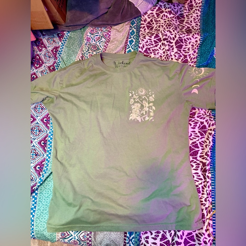 Weekend Warrior green t-shirt with skeleton sun moon graphic print M